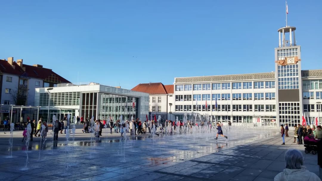 Koszalin ile do morza? Sprawdź najłatwiejsze trasy i opcje dojazdu